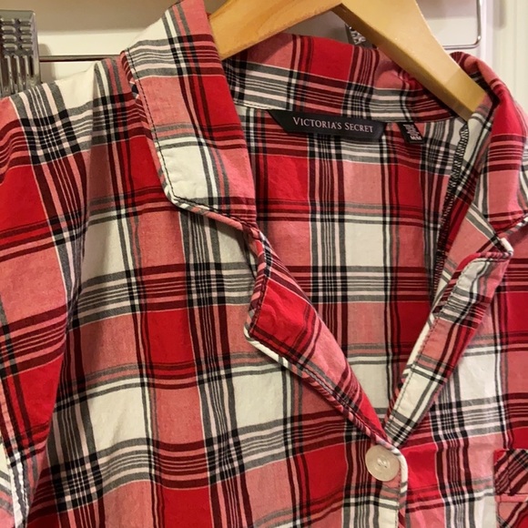 V.S black, red and white classic button down pajamas with drawstring waist. - Picture 4 of 12